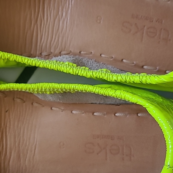 Size 8 neon yellow tieks - Picture 2 of 5